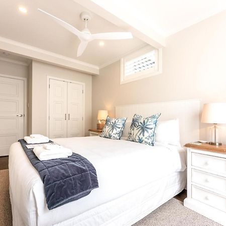 Hampton Court Hotel Oneroa Bagian luar foto