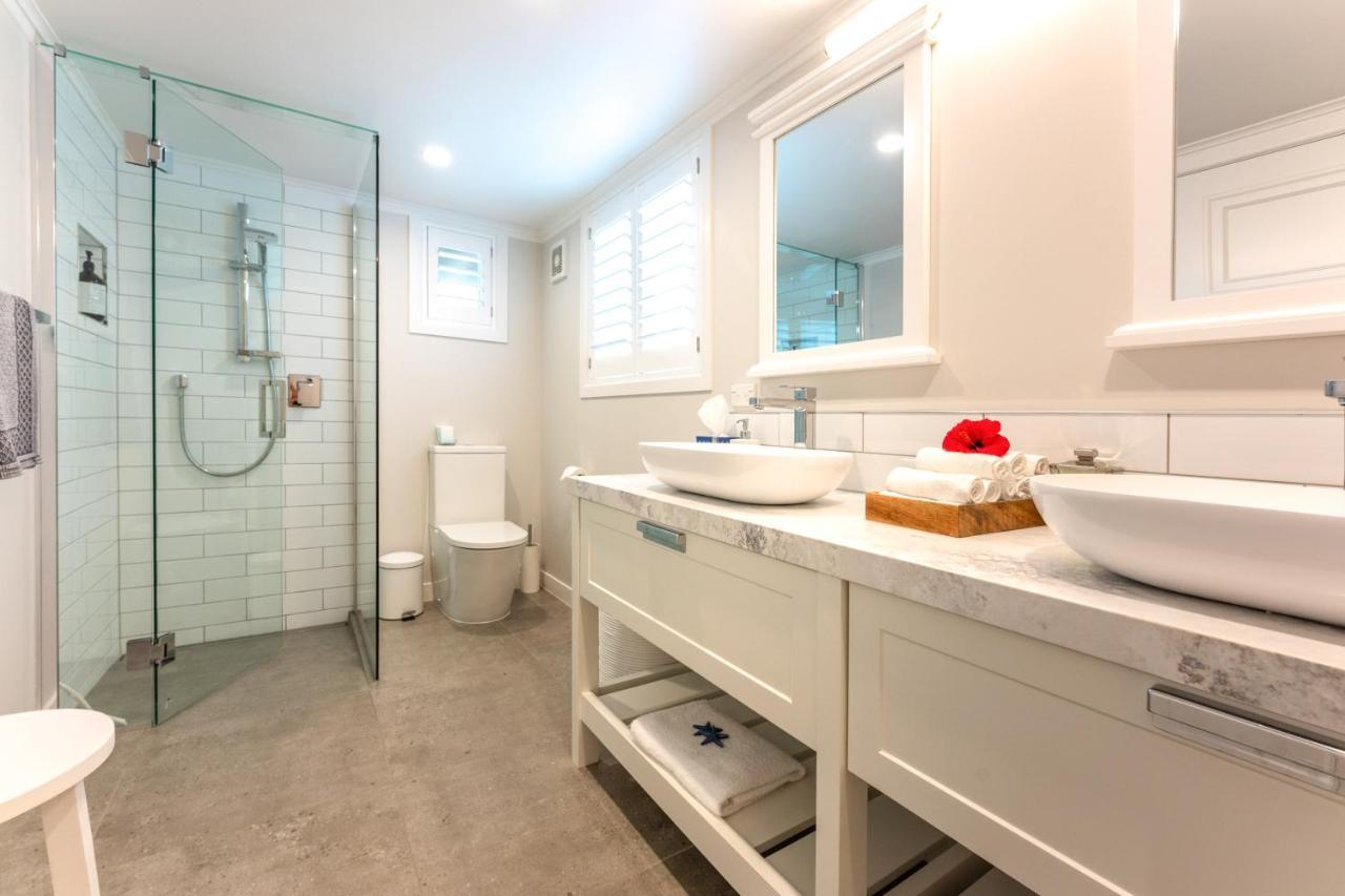 Hampton Court Hotel Oneroa Bagian luar foto