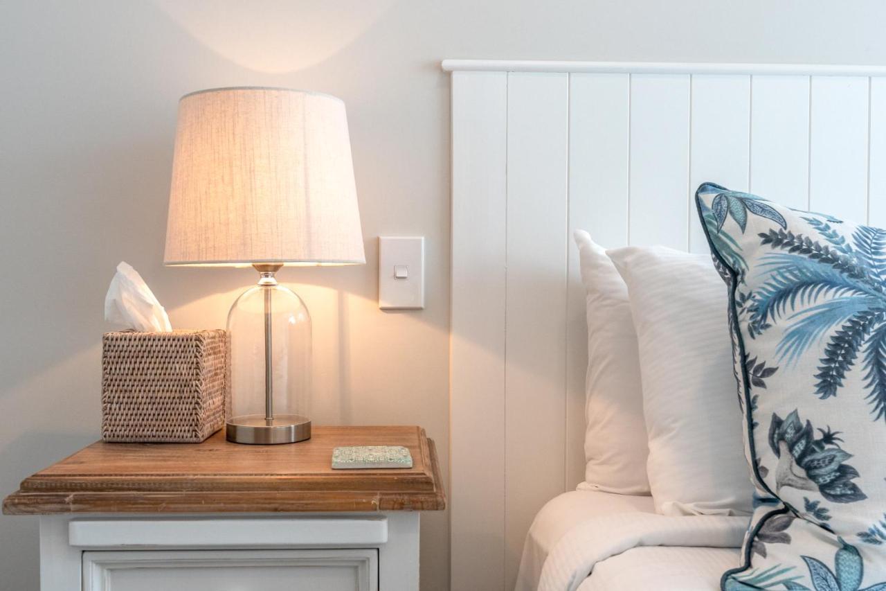 Hampton Court Hotel Oneroa Bagian luar foto