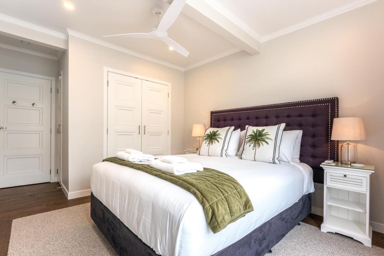 Hampton Court Hotel Oneroa Bagian luar foto
