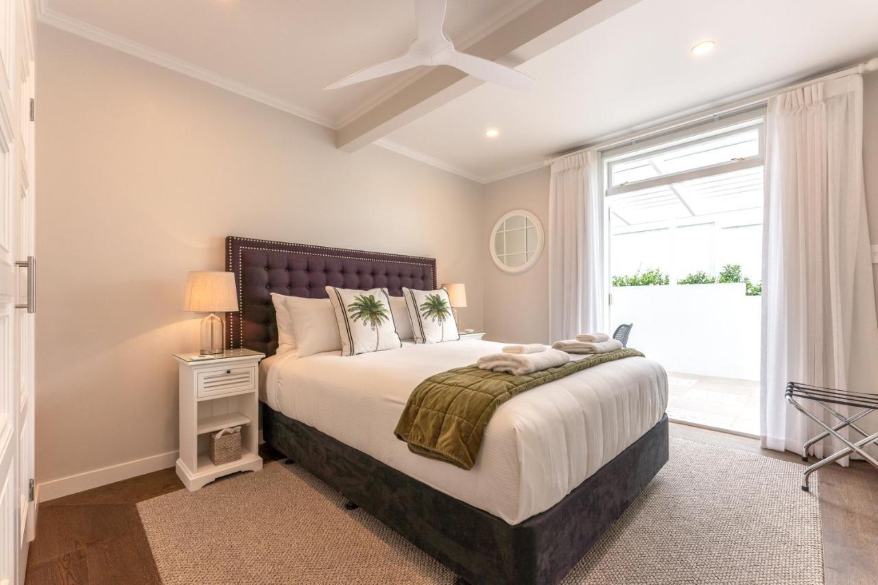 Hampton Court Hotel Oneroa Bagian luar foto